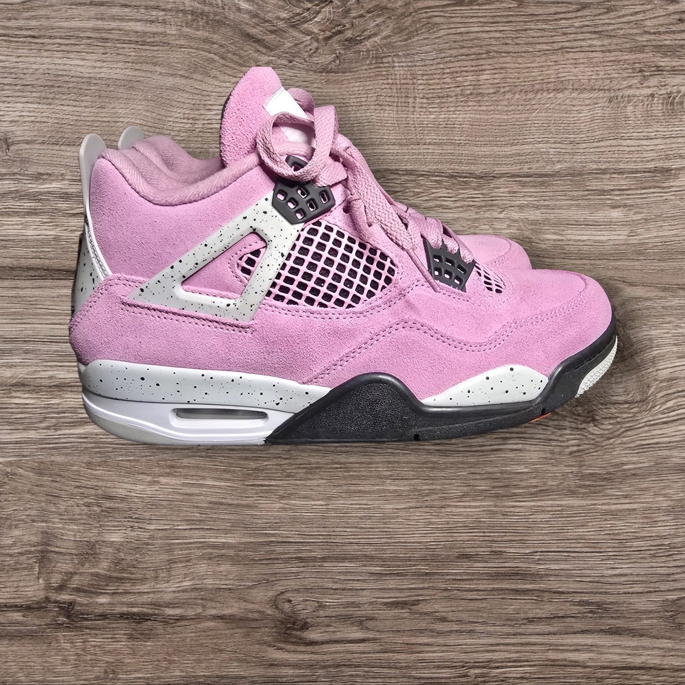 Nike Women's Air Jordan 4 Retro Orchid Size 9